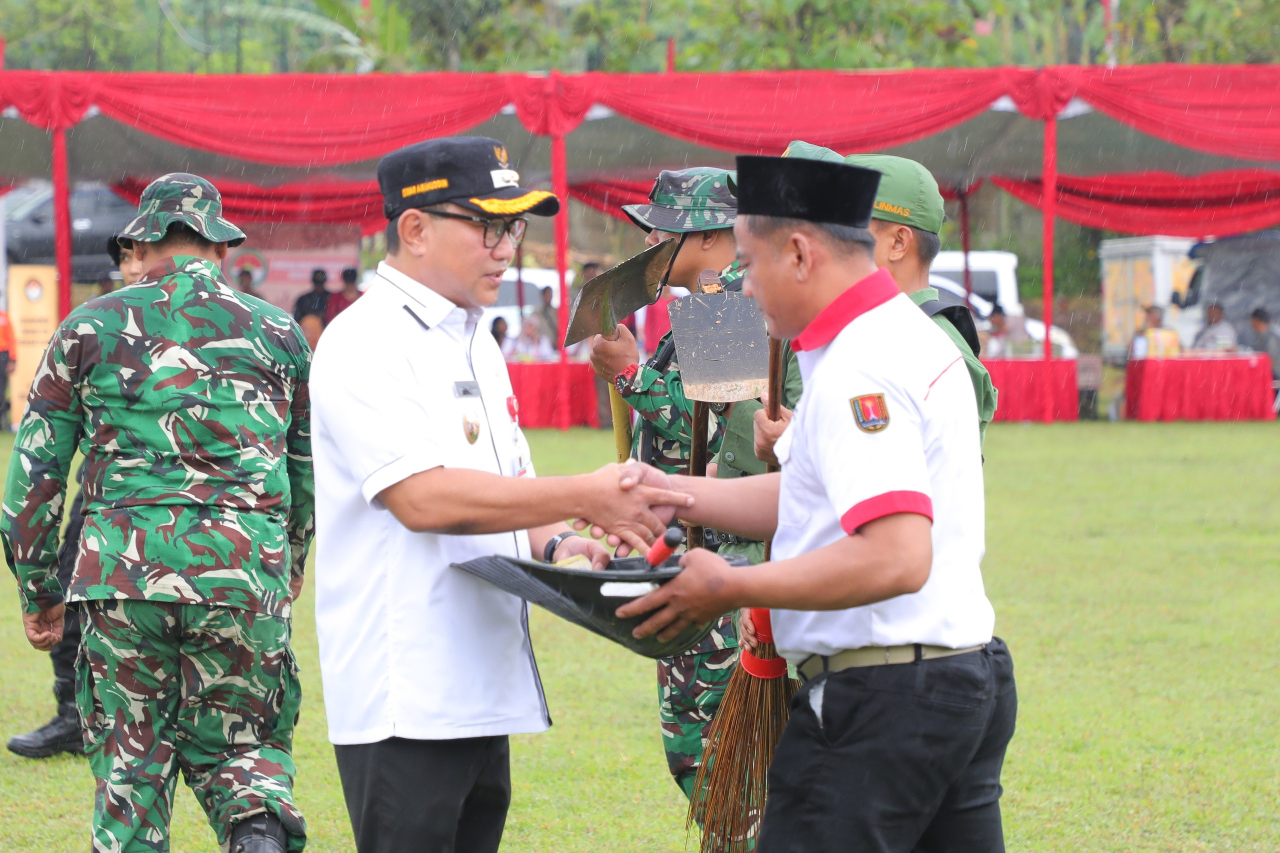 foto Berita TMMD Sengkuyung Tahap II Wujud Kebersamaan TNI Rakyat dan Pemkot Semarang