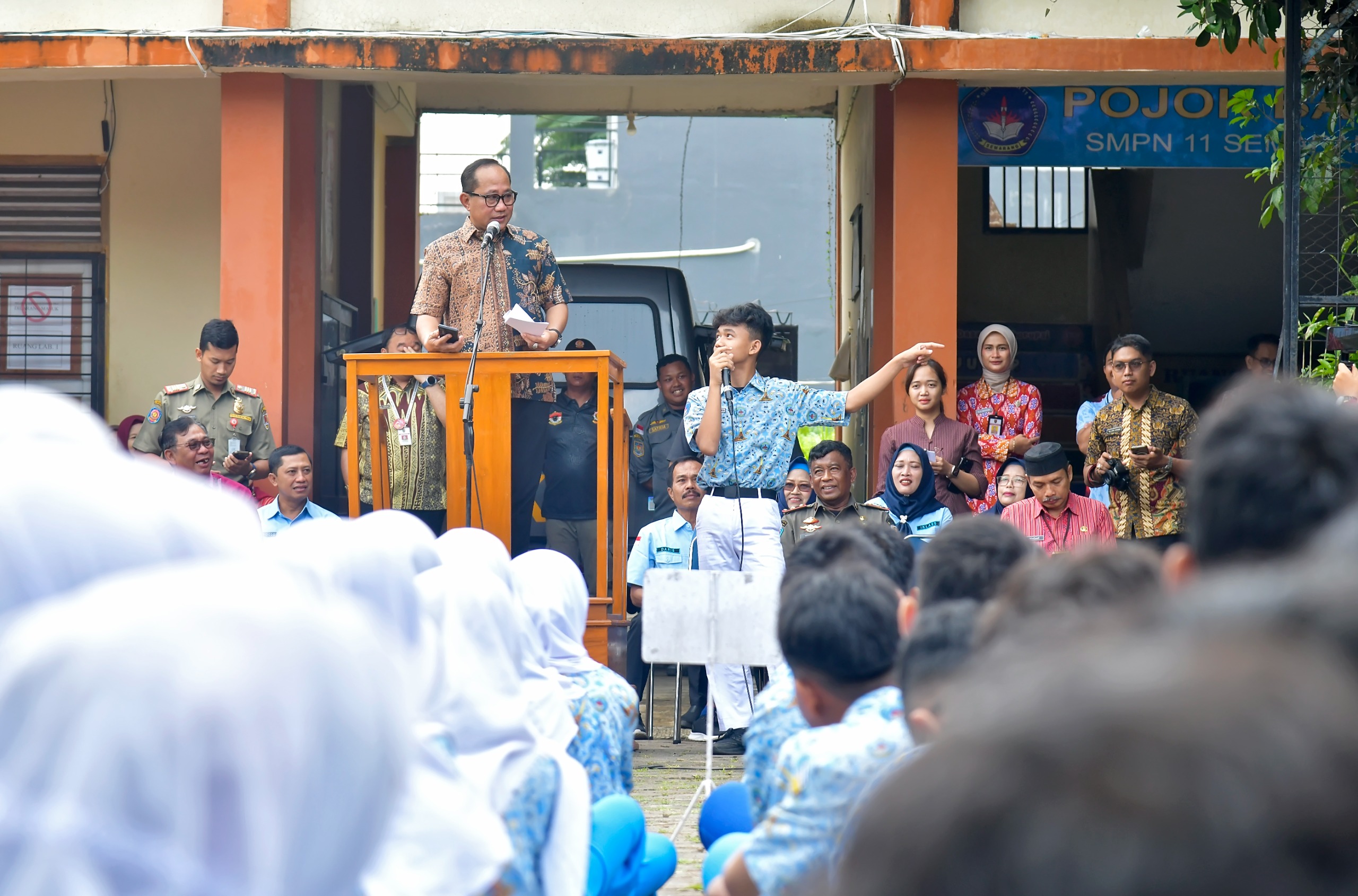 foto Berita Lewat Satpol PP Goes to School Pemkot Semarang Hadir Ciptakan Generasi Sehat dan Berkarakter