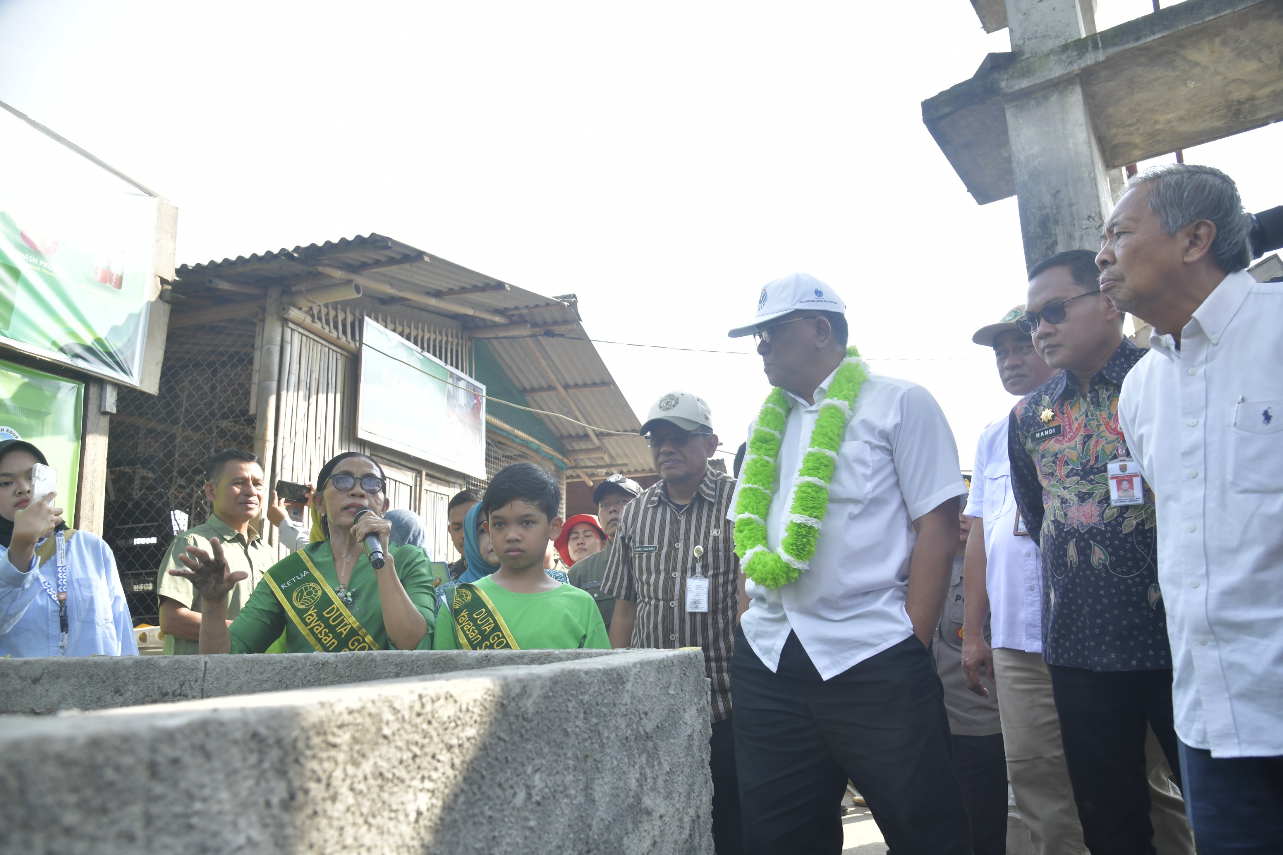 foto Berita Menteri Lingkungan Hidup Apresiasi Inovasi Pengelolaan Sampah Warga Bulusan Jadi Contoh Ekonomi Sirkular Berbasis Masyarakat