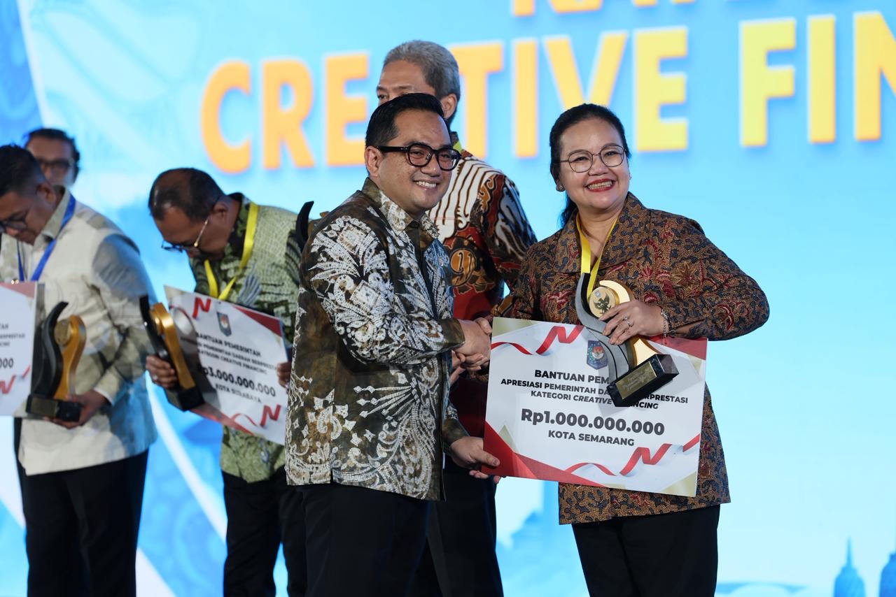 Foto Berita Hebat! Kota Semarang Raih Penghargaan Nasional Creative Financing, Bukti Inovasi Pemkot Hadirkan Pembangunan yang Berdampak