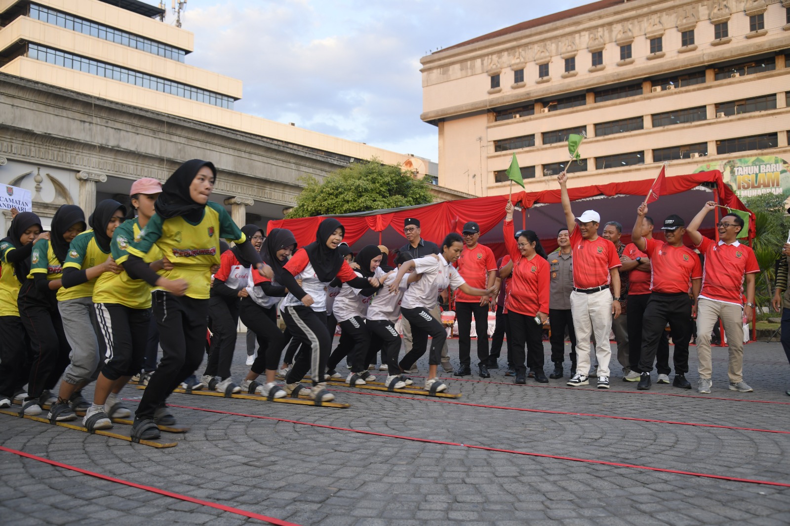 foto Berita Wali Kota Agustina Hadirkan Bulan Kemerdekaan Penuh Manfaat Warga Semarang Nikmati Beragam Layanan Gratis dan Pesta Rakyat