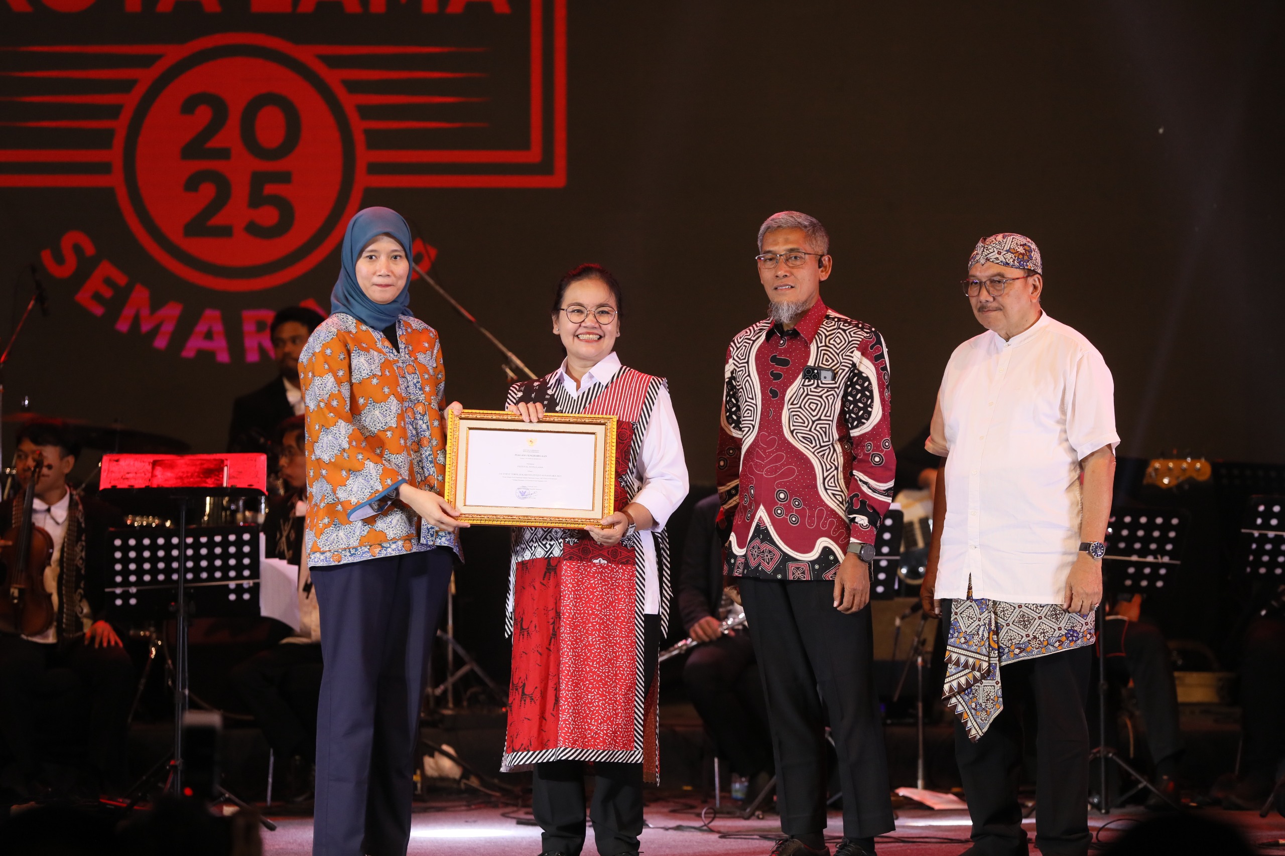 foto Berita Wali Kota Semarang Agustina Ajak Warga Rayakan Keberagaman di Festival Kota Lama 2026