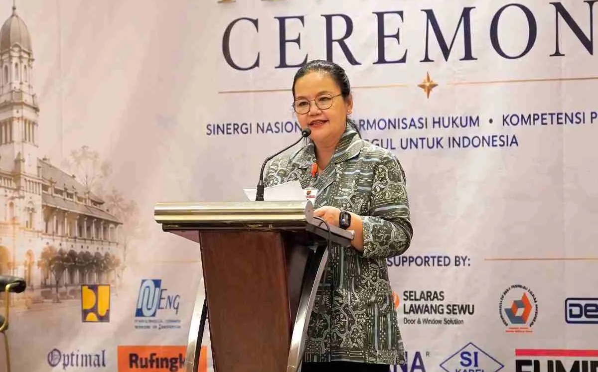 foto Berita Wali Kota Agustina Wilujeng Bawa Semarang Raih Penghargaan Kota Terandal PAPTI Award 2026 Tegaskan Komitmen Keselamatan dan Strategi Penguatan PAD