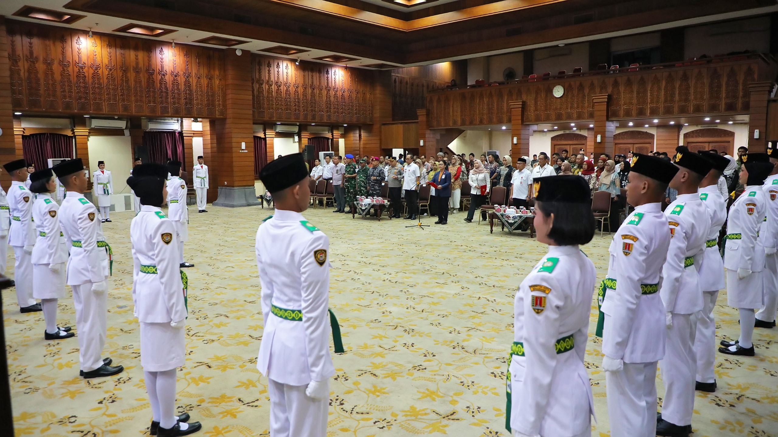 foto Berita Kukuhkan 27 Anggota Paskibraka 2026 Wali Kota Agustina Tegaskan Pentingnya Karakter dan Kepemimpinan Pemuda