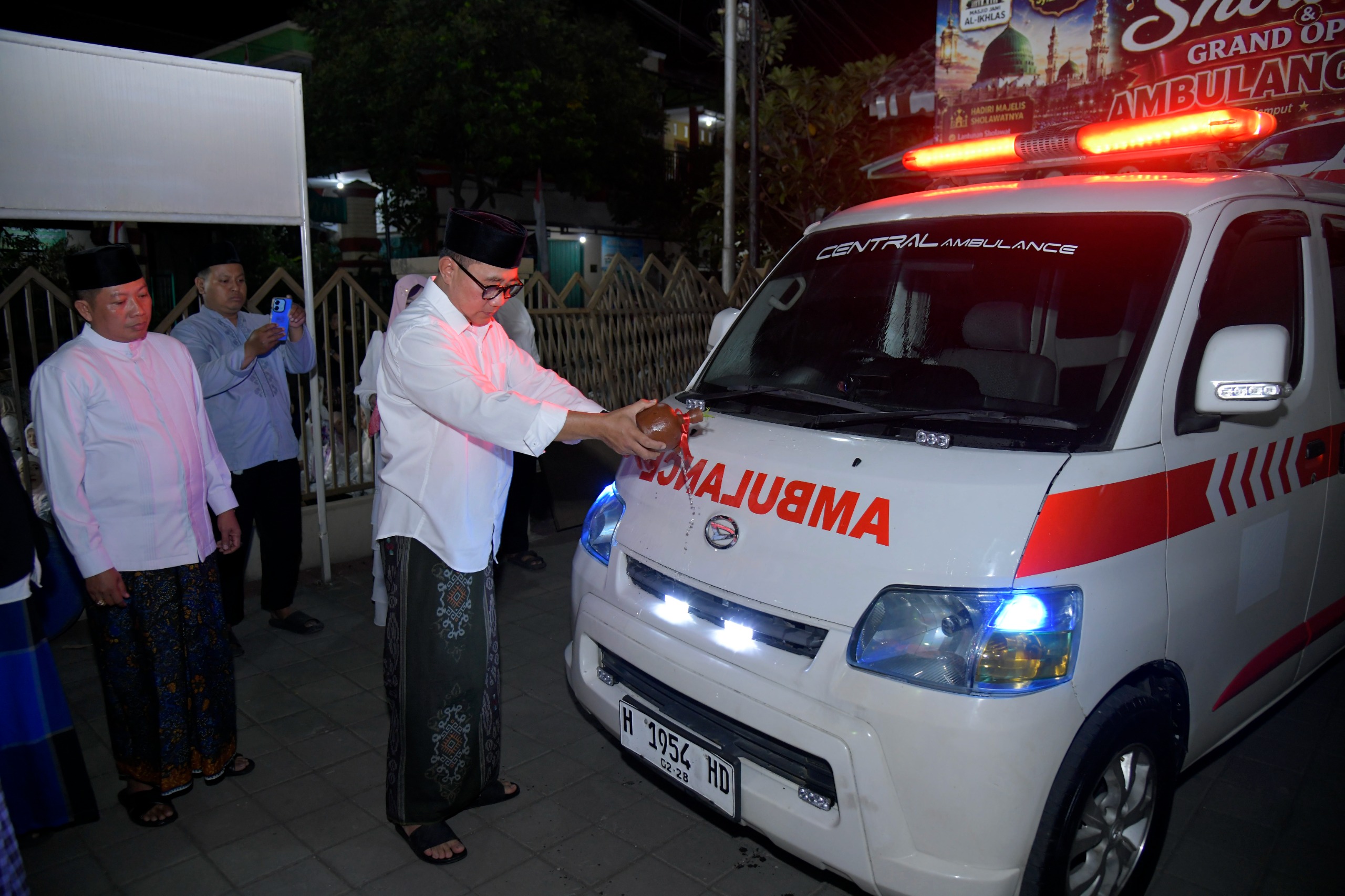 foto Berita Gotong Royong Warga Kalipancur Hadirkan Ambulans Umat