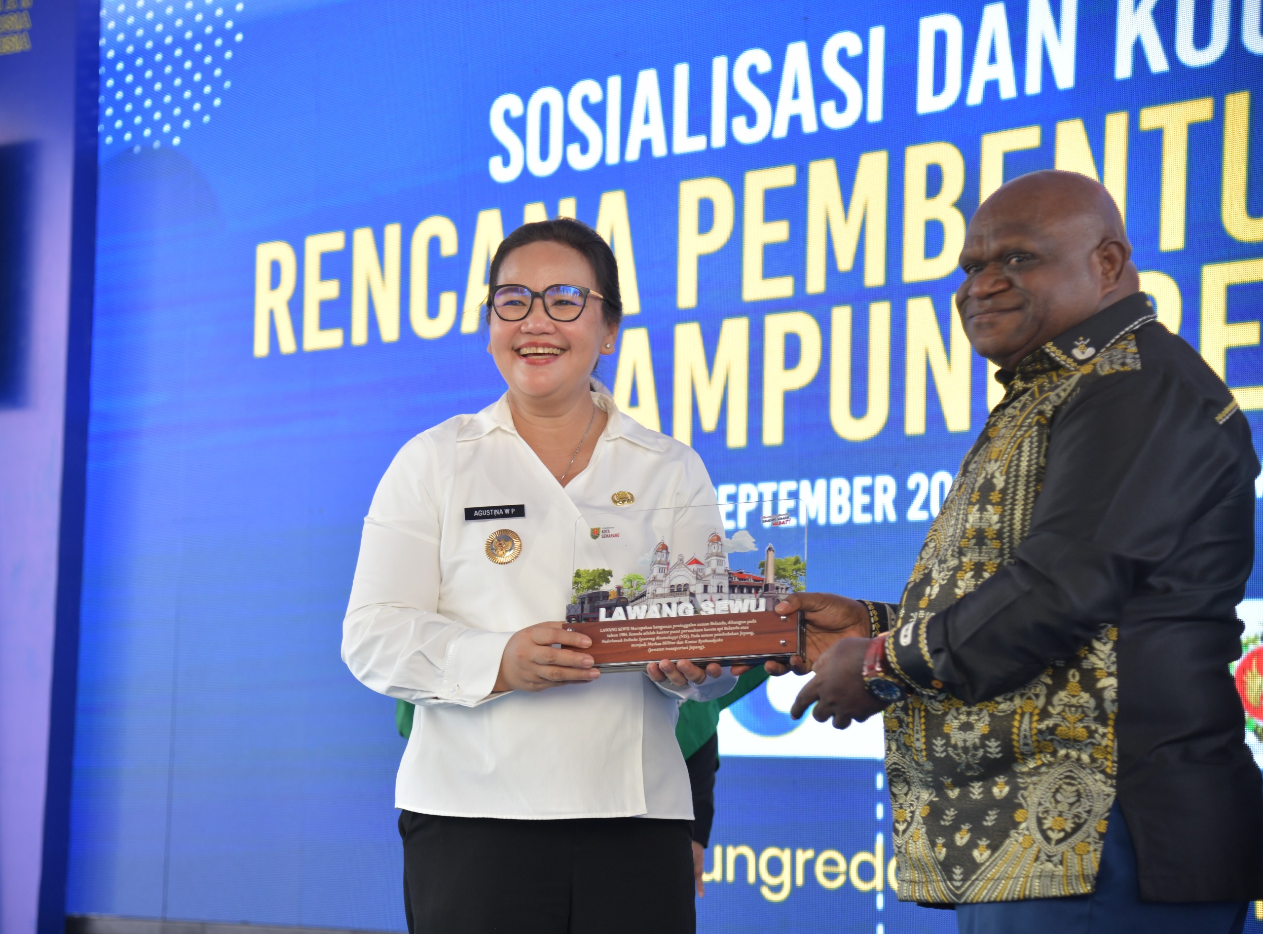 foto Berita Wali Kota Semarang Agustina Wilujeng Sambut Tiga Kelurahan Jadi Pilot Project Kampung REDAM