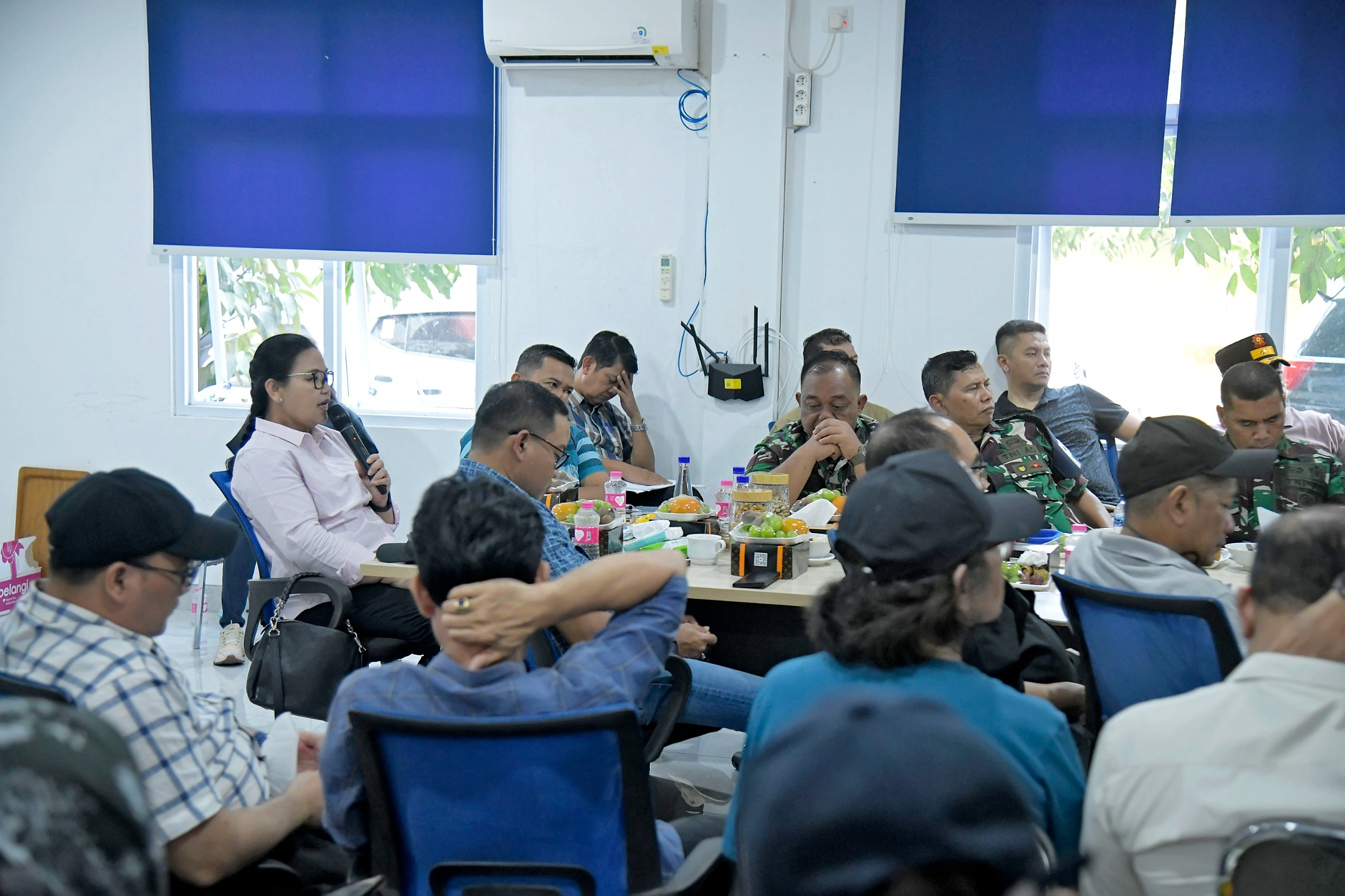 foto Berita Wali Kota Semarang Agustina Ucapkan Terimakasih Kepada Brimob Atas Bantuan Deteksi Titik Api TPA Jatibarang dengan Drone Thermal