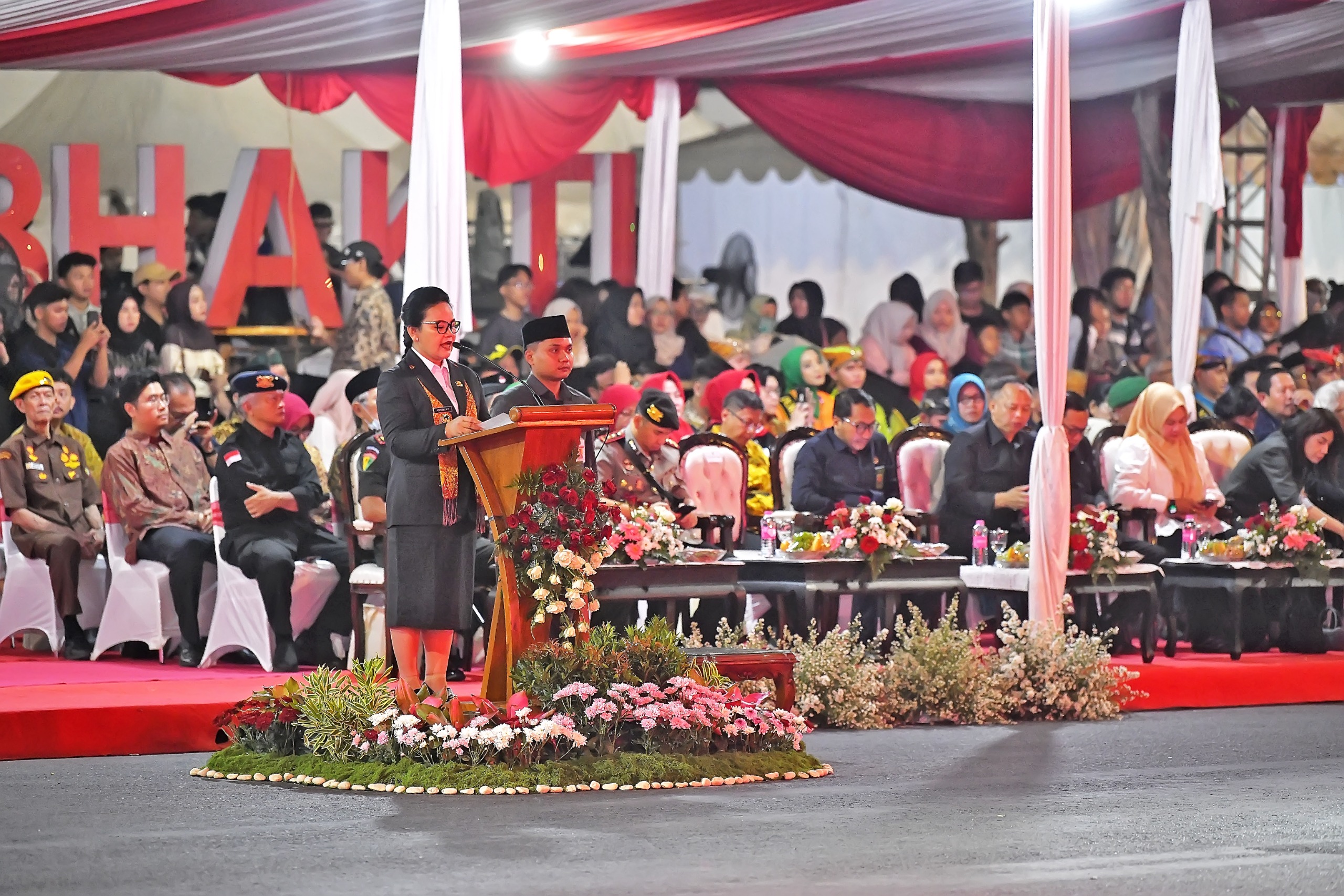 Foto Berita Peringati Pertempuran Lima Hari Wali Kota Semarang Agustina Wilujeng Ajak Warga Rawat Nilai Perjuangan
