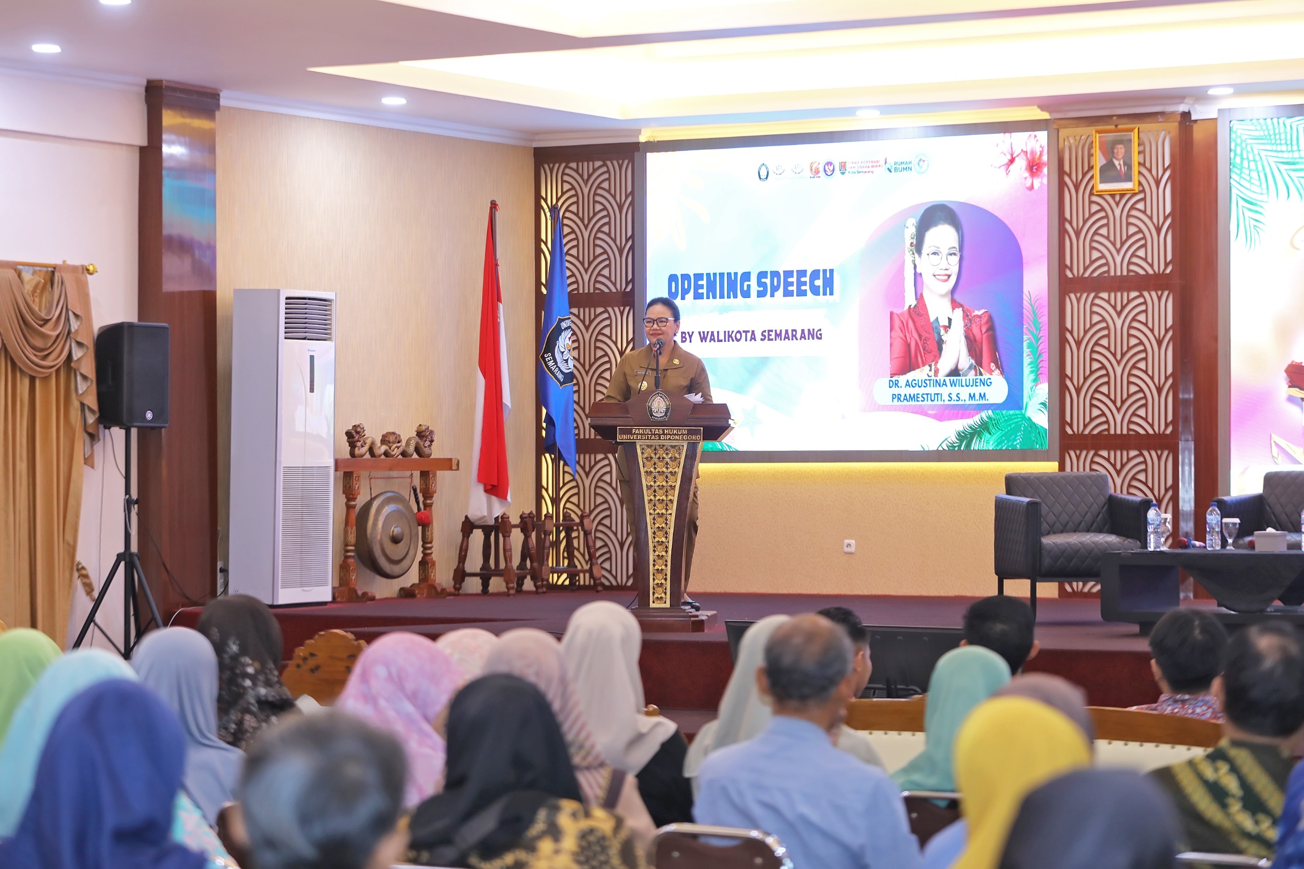 Foto Berita Wali Kota Semarang Agustina Wilujeng Dorong UMKM Perkuat Legalitas dan Sertifikasi Halal